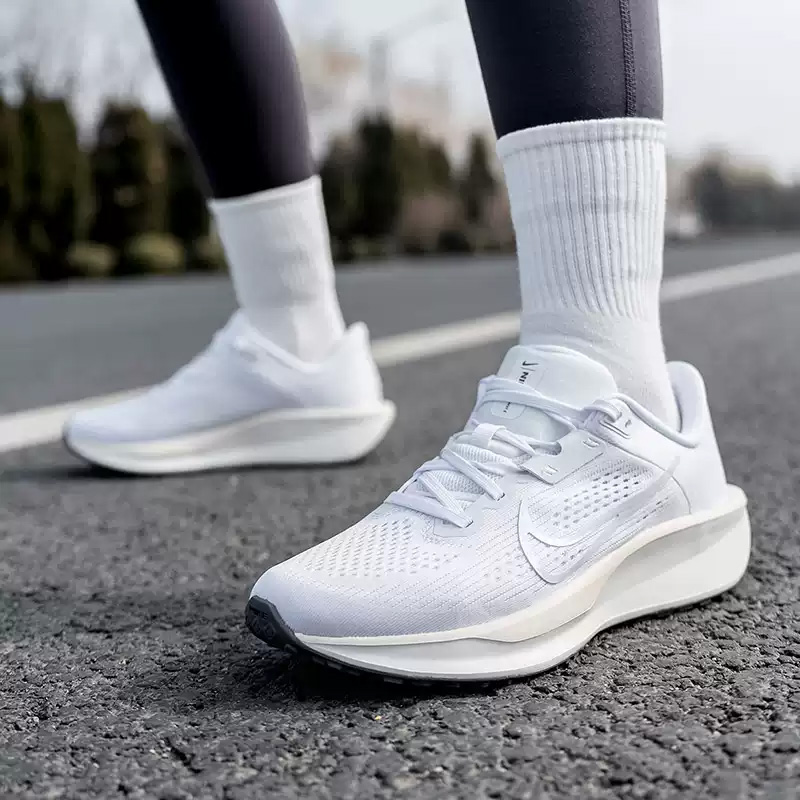Женские кроссовки NIKE QEST 6  – обзор и цена Women'S Shoes Nike Jordan