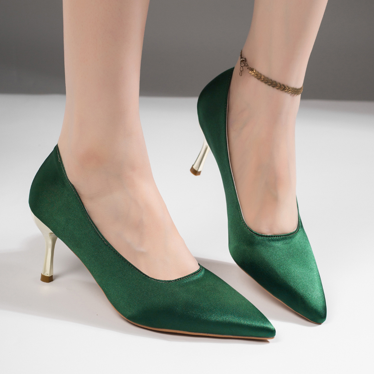 Женские зеленые атласные туфли – обзор и цена Court Heel Pointed